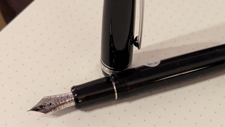 Close up of Pilot Heritage 912 fountain pen